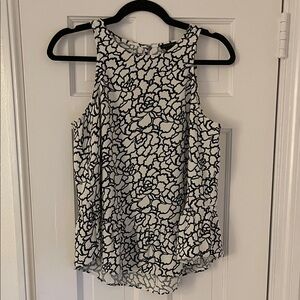 Ann Taylor Sleeveless Women's Top - Black and White